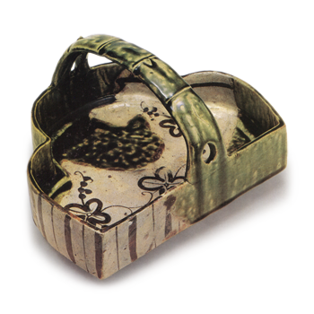 Oribe three-legged bowl in shape of suhama (sand bar) with handle across mouth