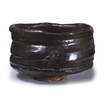 Oribe black (Oribe entirely covered with black glaze) "shoe"-shaped tea bowl