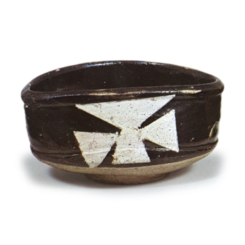 Black Oribe "shoe"-shaped tea bowl