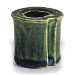 Oribe cup-cover rest in shape of bamboo