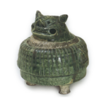 Oribe incense burner with cover surmounted by shishi (lion)-shaped knob