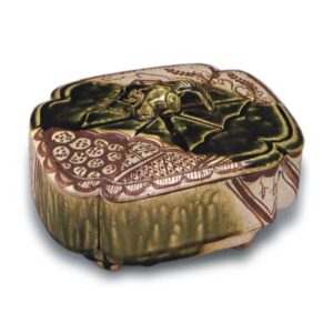 Oribe square covered box with cusped corners