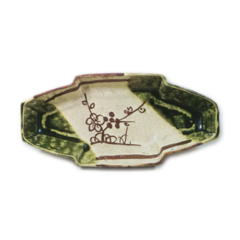Oribe mukōzuke bowl in shape of boat with plum-tree design