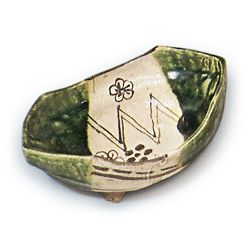 Oribe five mukozuke bowls in shape of boat with plum blossom designs