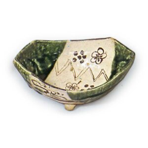 Oribe five mukozuke bowls in shape of boat with plum blossom designs