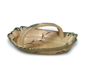 Oribe bowl in shape of boat with handle across mouth with grass design