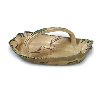 Oribe bowl in shape of boat with handle across mouth with grass design