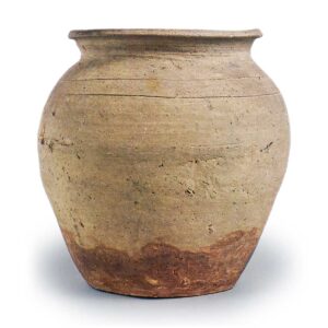 Bizen ware: jar with incised lines.