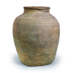 Bizen ware: jar with incised lines.