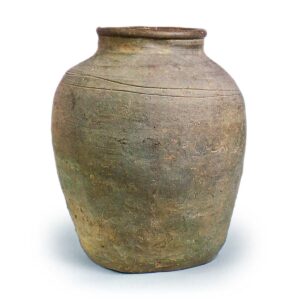 Bizen ware: jar with incised lines.