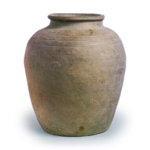 Bizen ware: jar with incised lines.