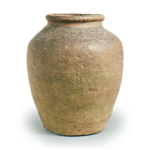 Bizen ware: jar with incised lines.