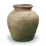 Bizen ware: jar with comb-mark incisions.