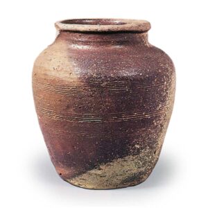 Bizen ware: jar with comb-mark incisions.