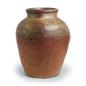 Bizen ware: jar with comb-mark incisions.