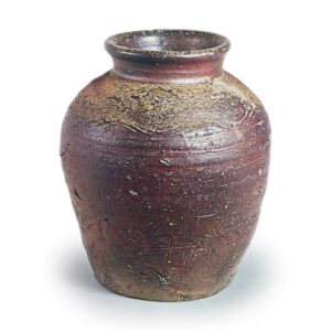 Bizen ware: jar with wavy comb-mark incisions.