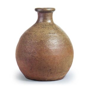 Tamba ware: large wine bottle.