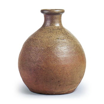 Tamba ware: large wine bottle.