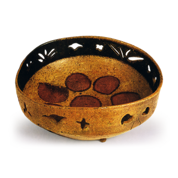 Bizen large bowl with openwork design