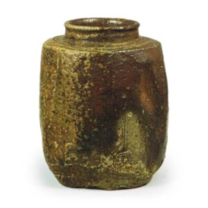 Bizen Tea caddy of katatsuki shape