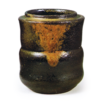 Bizen Wide-mouthed tea caddy with dojime (constricted) shape known as "Ebisu"