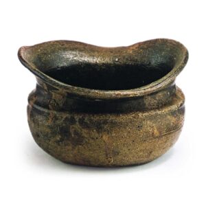 Bizen Kensui jar of fukuro (pouch) shape