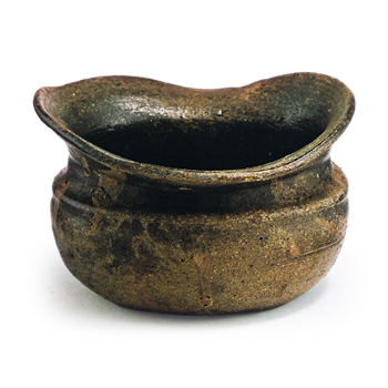 Bizen Kensui jar of fukuro (pouch) shape