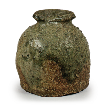 Iga Flower vase of uzukumaru (crouching figure) shape, known as "Senka"