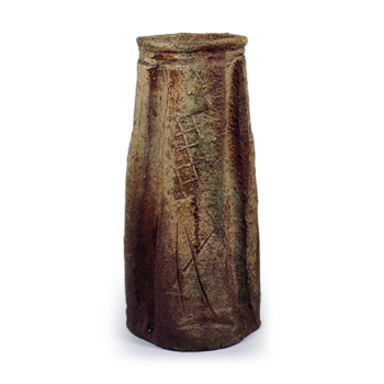 Iga Triangular flower vase