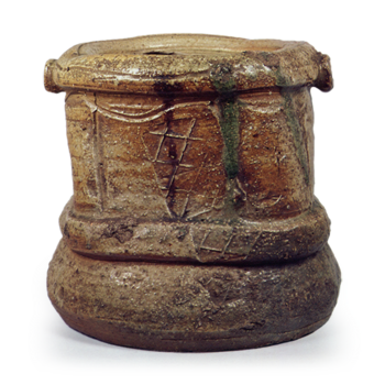 Iga Water jar with two handles, known as "Daikoku-bashira"