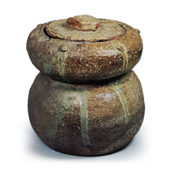 Iga Water jar of kasane-mochi shape with row of bosses