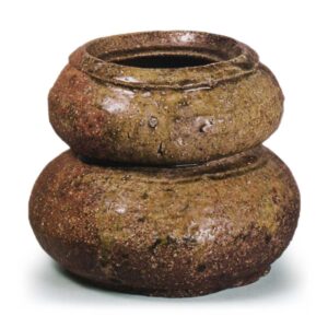 Shigaraki Water jar of kasane-mochi (tiered large and small ovals) shape