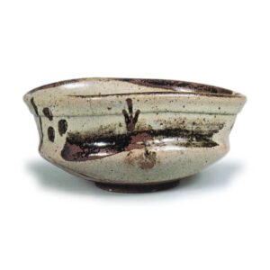 "Shoe"-shaped tea bowl, E-garatsu type