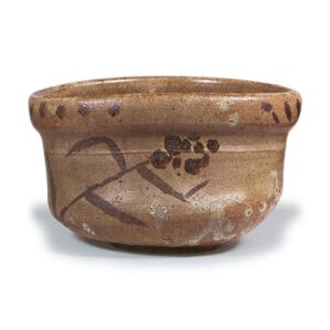 "Shoe"-shaped bowl with grass design, E-garatsu type