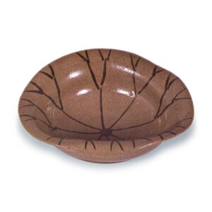 Mukōzuke bowl in the shape of lotus leaf, E-garatsu type