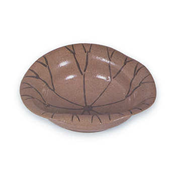 Mukōzuke bowl in the shape of lotus leaf, E-garatsu type