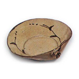 Five mukozuke bowls in the shape of clam with grass design, E-garatsu type