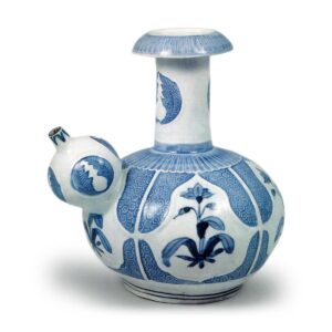 Ewer with bulb-shaped lip, with flower design, blue and white
