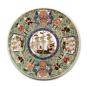 Large top-shaped bowl with five ship design,