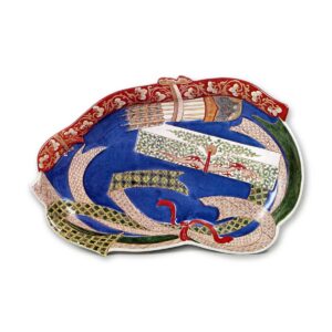 Dish with yumihama charm design,