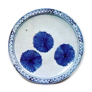 Dish with chrysanthemum design,