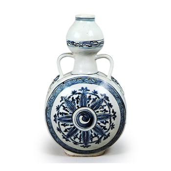 Gourd-shaped flask with design of karahana (conventionalized) flowers,