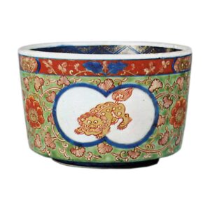 Rinse water jar with design of shishi (imaginary animal like lion), enamelled ware