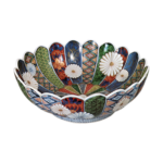 Bowl in shape of chrysanthemum, enamelled ware