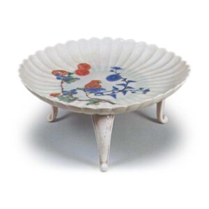 Three-legged dish with chrysanthemum design, enamelled ware