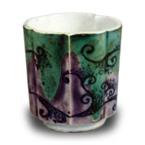 Wine cup with floral scroll design. underglaze blue. overglaze enamels