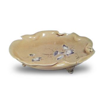 Three･legged dish with morning glory design. celadon glaze. and blue and white on reserved area