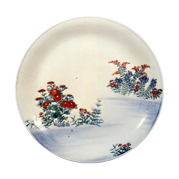 Dish with autumn grass design. underglaze blue. overglaze enamels