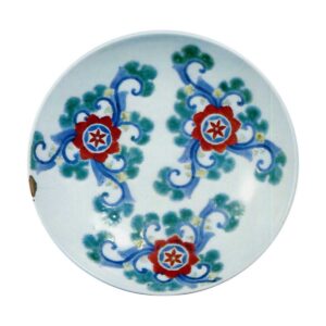 Dish with karahana (conventionalized flower) design. underglaze blue. overgiaze enamels