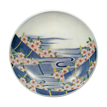Dish with flower･and･raft design. underglaze blue. overgiaze enamels